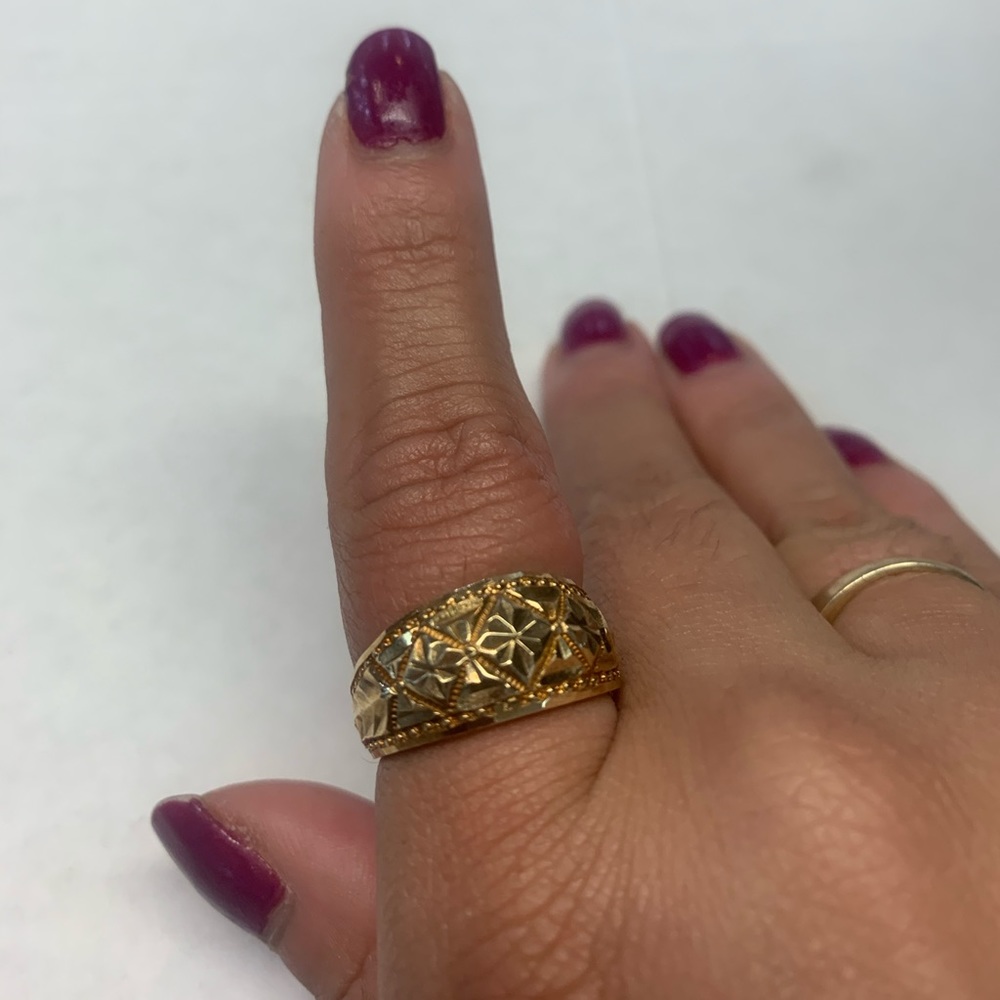 Large vintage 10k solid yellow gold ring